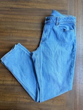 L.L.Bean BeanFlex Straight Leg Jeans Reg Light Wash Stretch Denim Minimalist 14
